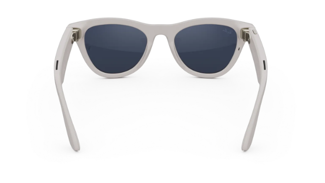 Rayban Meta Skyler (Gen 2) - Frame colour: Shiny Chalky Grey, Lens colour: Clear to Sapphire Transitions