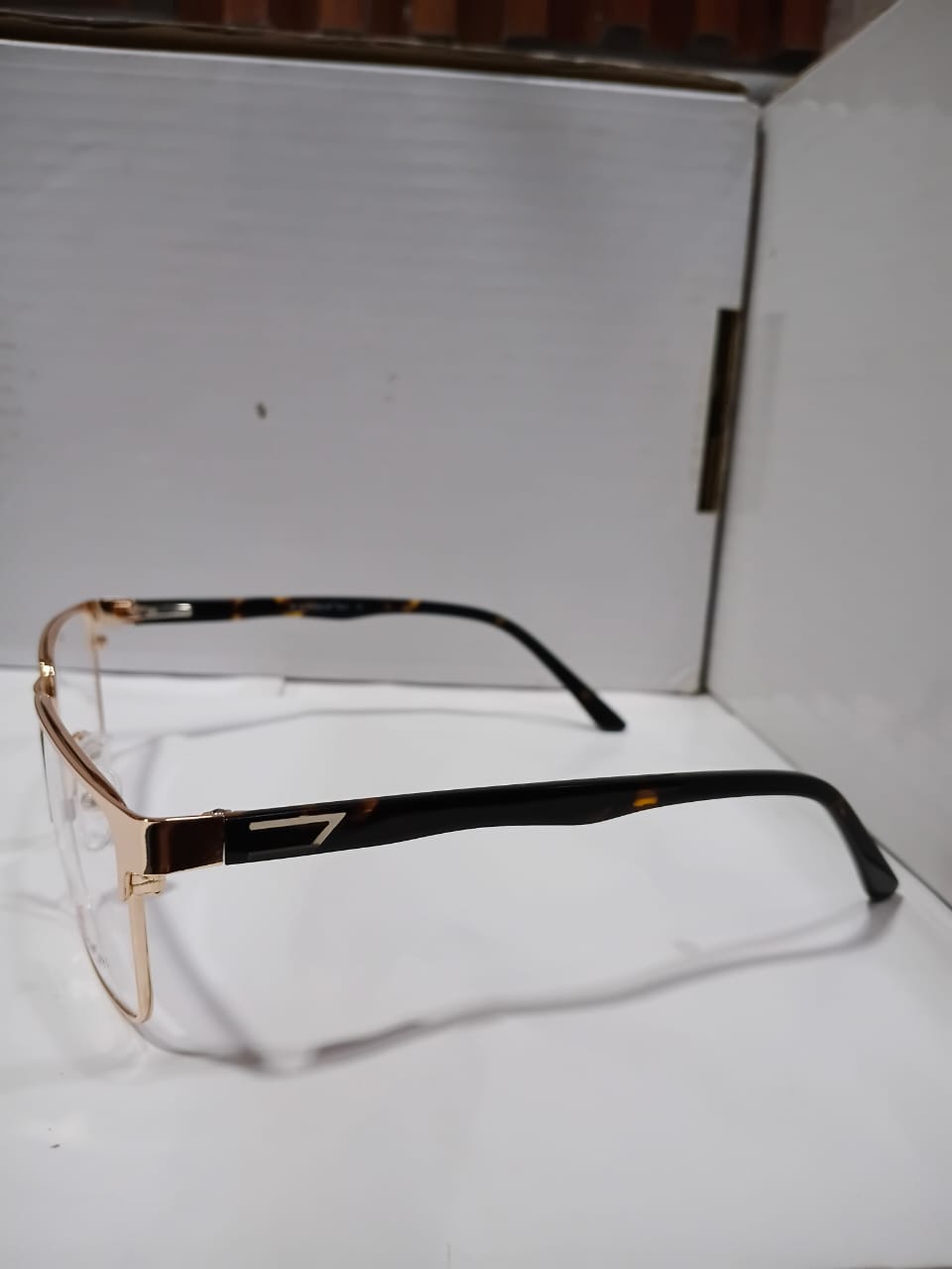 Wonder Eyewear Men’s Full-Rim Rectangle Eyeglass Frame – Gold
