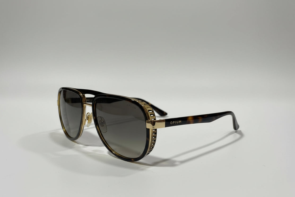 OPIUM Aviator Sunglasses – Tortoiseshell Frame with Gradient Green Lenses