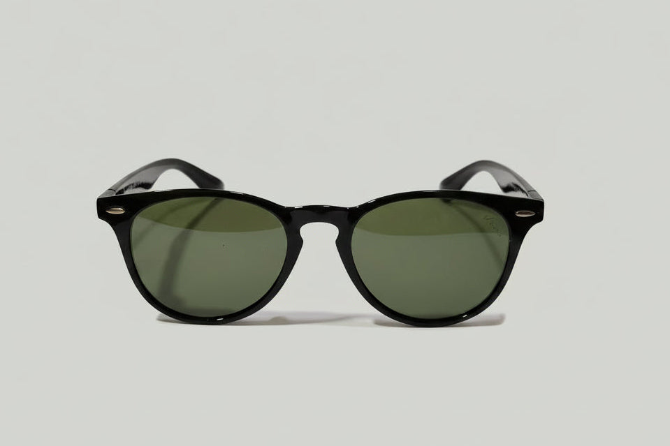 Classic Round Sunglasses – Black Frame with Dark Green Lenses