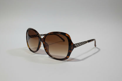 Oversized Cateye Sunglasses – Tortoiseshell Frame with Gradient Brown Lenses